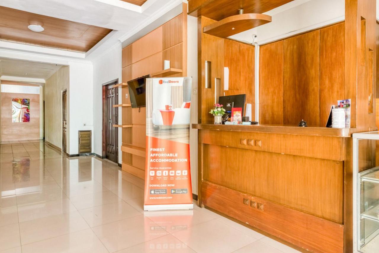 Reddoorz Syariah @ Jalan Simpang Gajayana Hotell Malang Exteriör bild