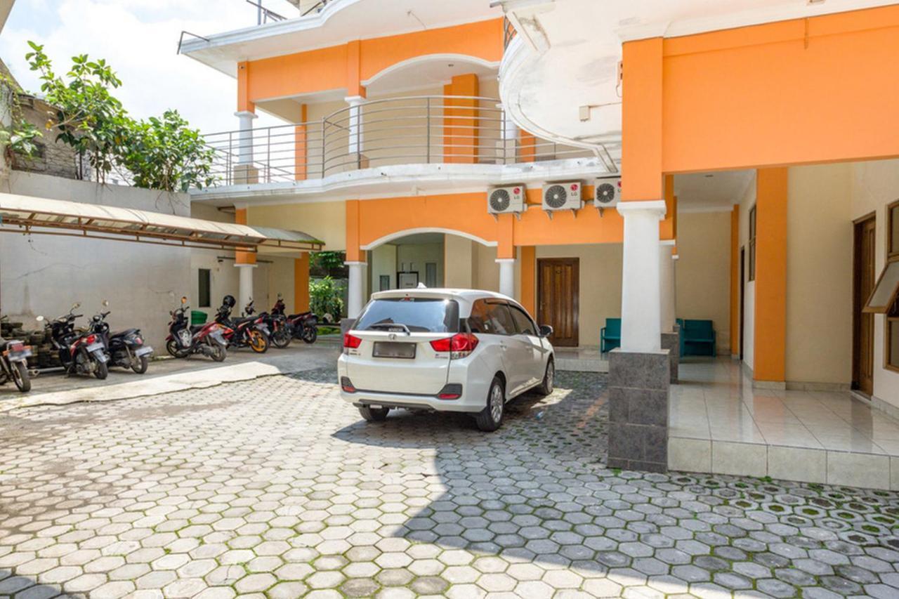 Reddoorz Syariah @ Jalan Simpang Gajayana Hotell Malang Exteriör bild