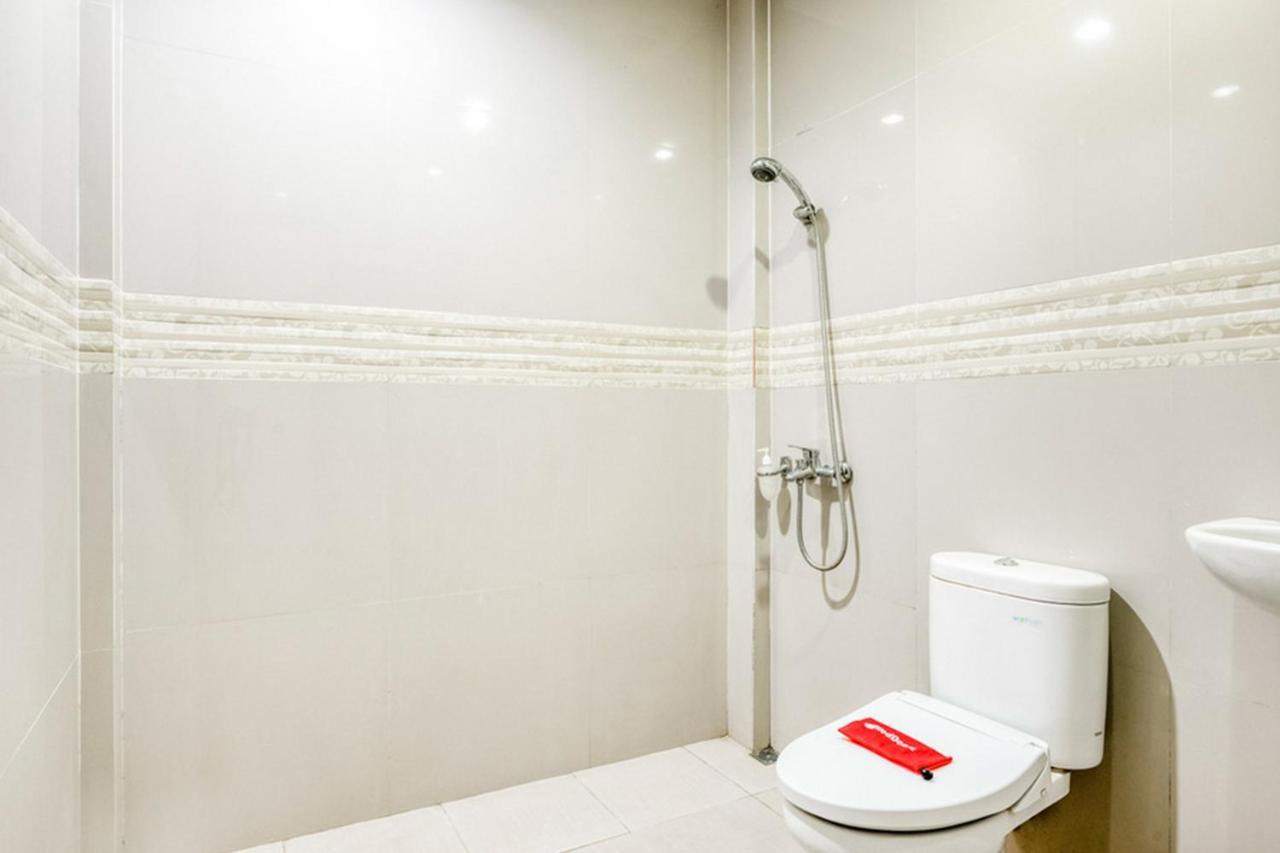 Reddoorz Syariah @ Jalan Simpang Gajayana Hotell Malang Exteriör bild