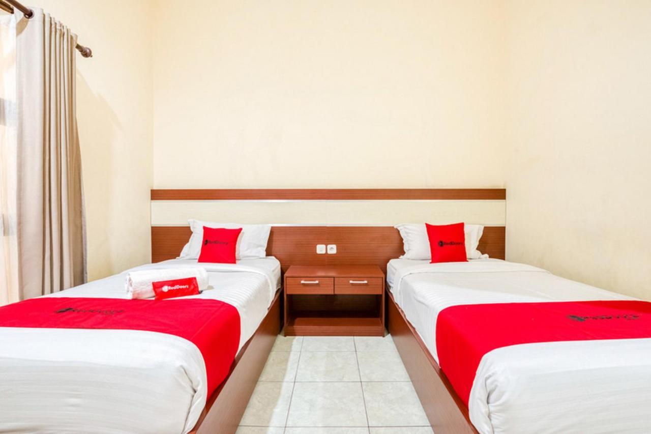 Reddoorz Syariah @ Jalan Simpang Gajayana Hotell Malang Exteriör bild