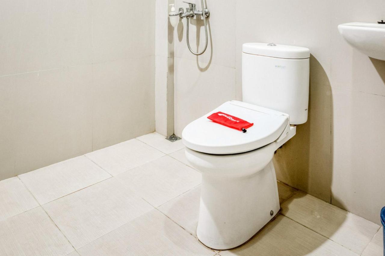 Reddoorz Syariah @ Jalan Simpang Gajayana Hotell Malang Exteriör bild